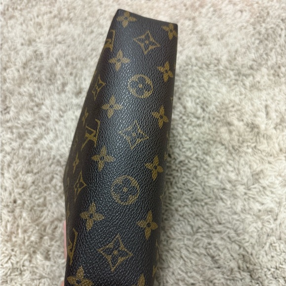 Louis Vuitton cosmetic pouch - Picture 7 of 8